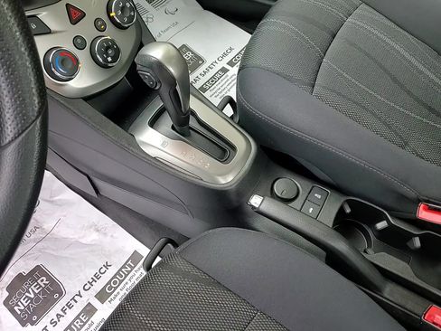 Used 2014 Chevrolet Sonic LT image 18