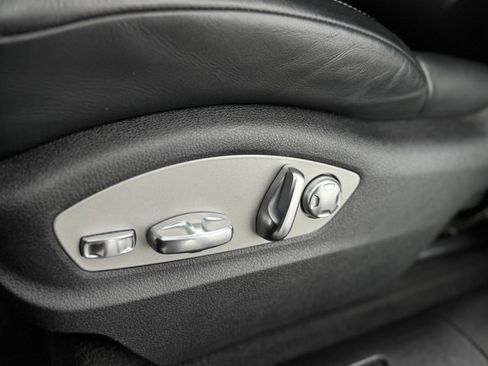 Certified 2023 Porsche Macan image 16