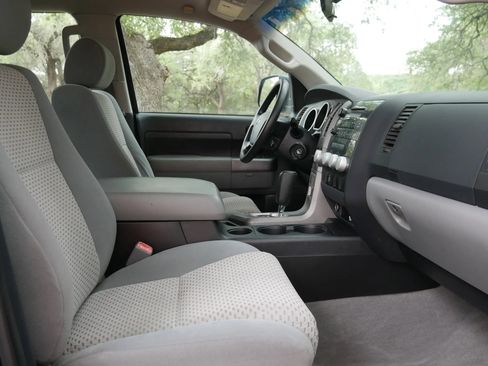 Used 2010 Toyota Tundra 2WD Double Cab image 17