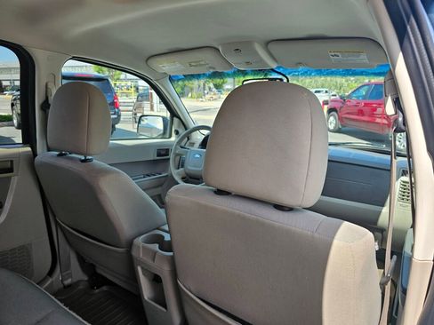Used 2010 Ford Escape XLT AWD/4WD image 12