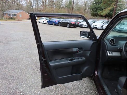 Used 2009 Scion xB image 14