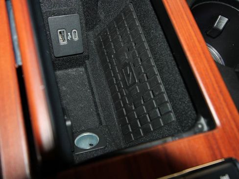 Used 2024 Lincoln Navigator Reserve image 19