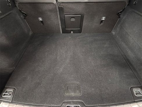 Used 2025 Volvo XC60 B5 Plus image 34