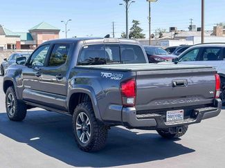 Used 2018 Toyota Tacoma TRD Sport w/ Technology Package video 2