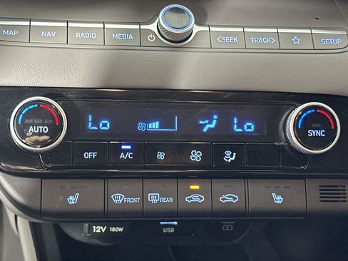 Used 2025 Hyundai Elantra SEL FWD image 19