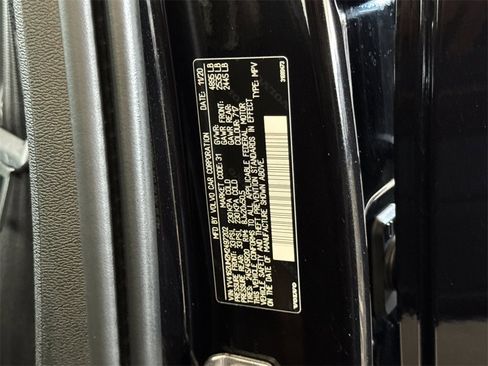 Certified 2021 Volvo XC40 T5 R-Design image 28