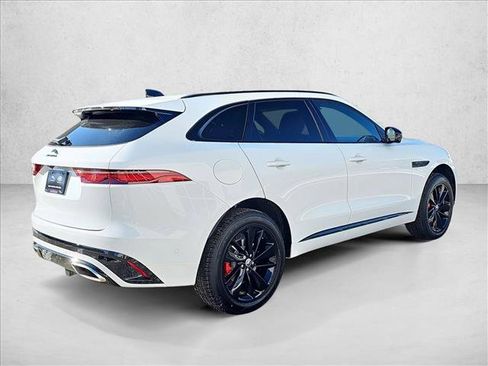 Used 2025 Jaguar F-PACE R-Dynamic S image 5