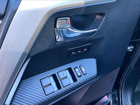 Used 2015 Toyota RAV4 Limited image 32