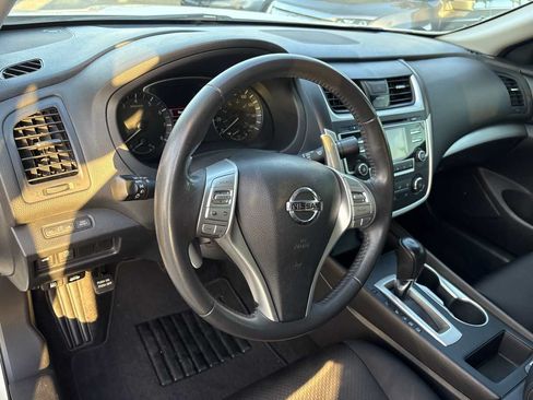 Used 2017 Nissan Altima 2.5 SR w/ Midnight Edition Package FWD image 21