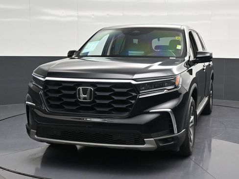 Used 2025 Honda Pilot EX-L image 6
