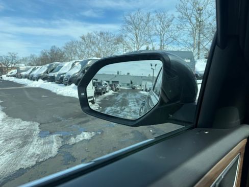 Used 2024 Volkswagen Atlas SE image 17