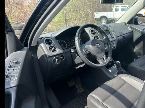 Used 2017 Volkswagen Tiguan Wolfsburg Edition AWD/4WD image 2