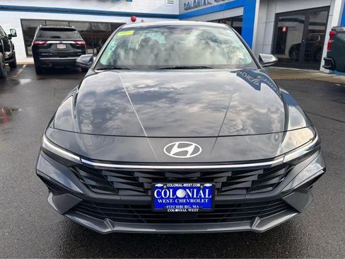 Used 2025 Hyundai Elantra SEL FWD image 15