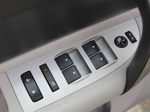 Used 2009 Chevrolet Silverado 1500 LT w/ Power Pack Plus AWD/4WD image 16