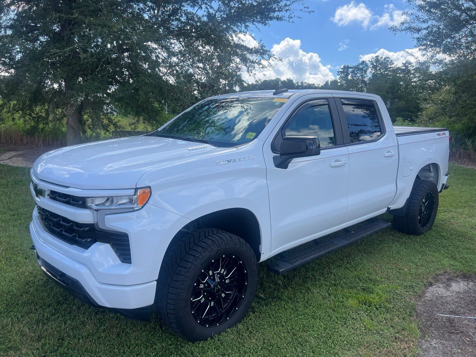 Used 2025 Chevrolet Silverado 1500 RST AWD/4WD image 1