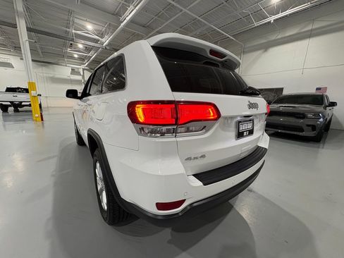 Used 2022 Jeep Grand Cherokee Laredo E w/ Security & Convenience Group AWD/4WD image 50