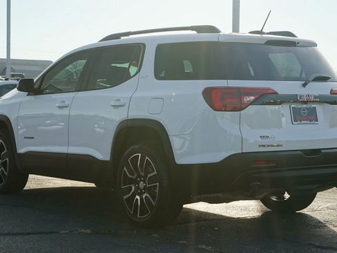 Used 2019 GMC Acadia SLT w/ Black Edition image 7