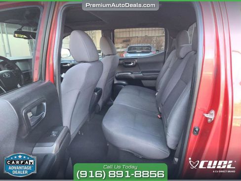 Used 2017 Toyota Tacoma TRD Off-Road image 13