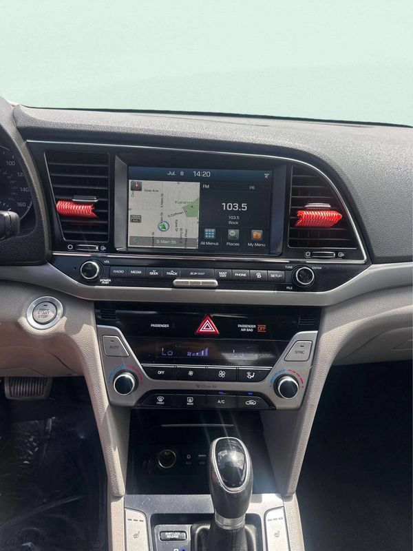 Used 2017 Hyundai Elantra Limited w/ Limited Tech Package 04 FWD image 20