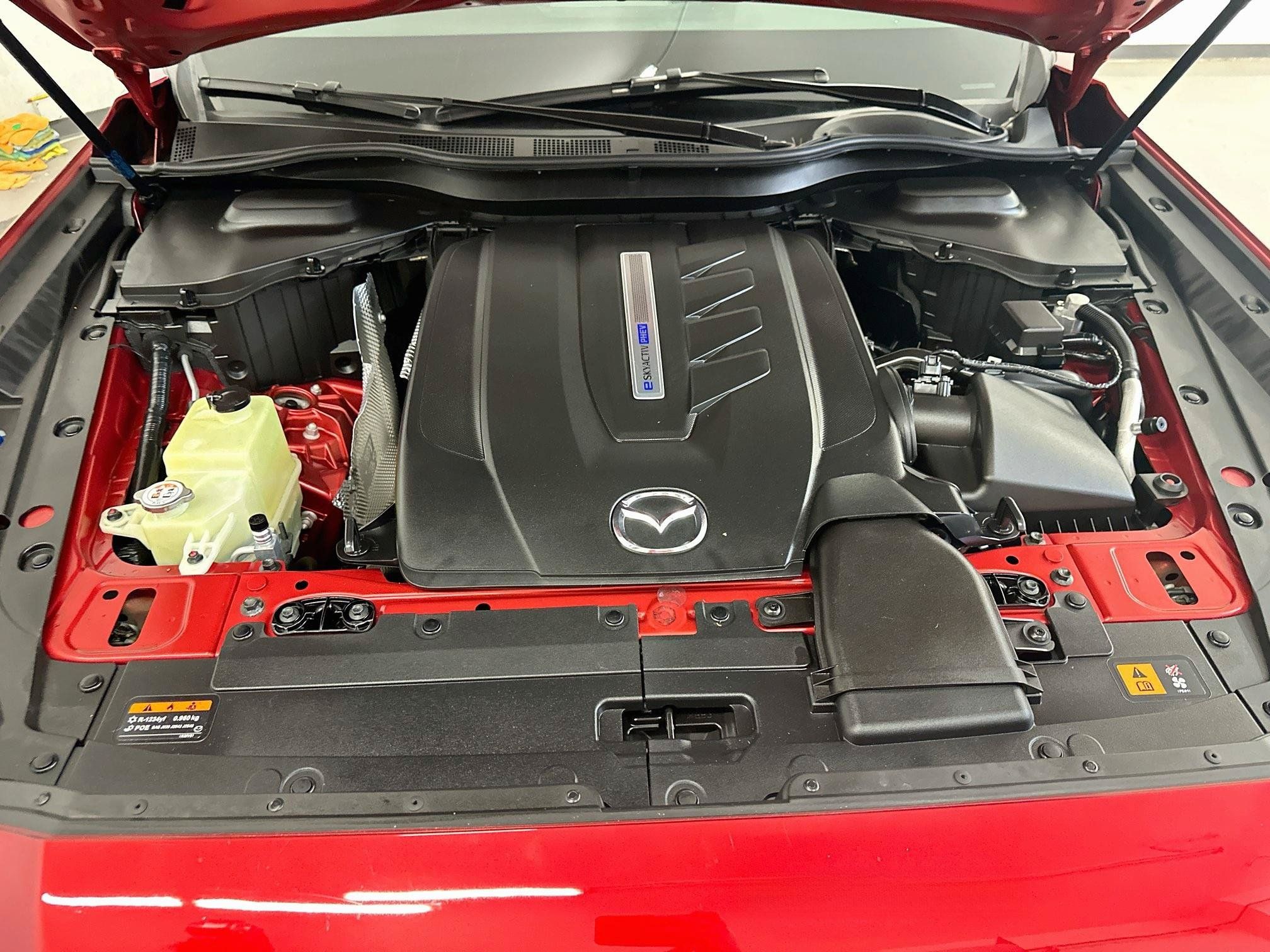 Used 2024 MAZDA CX-90 Plug-In Hybrid w/ Preferred AWD/4WD image 37