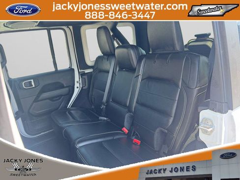 Used 2021 Jeep Wrangler Unlimited Sahara AWD/4WD image 13