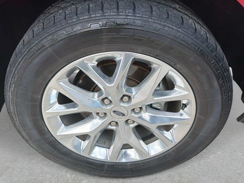 Used 2020 Ford Expedition XLT w/ Equipment Group 202A AWD/4WD image 12