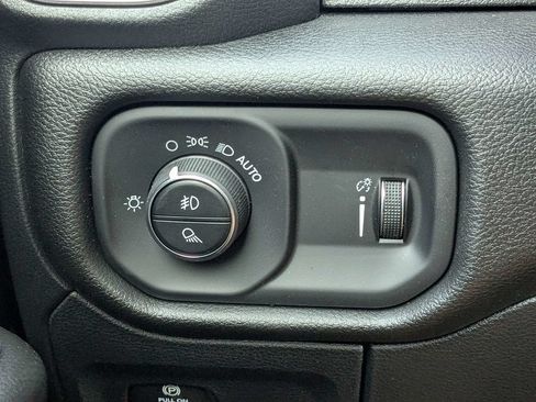 New 2026 RAM 1500 Express AWD/4WD image 21