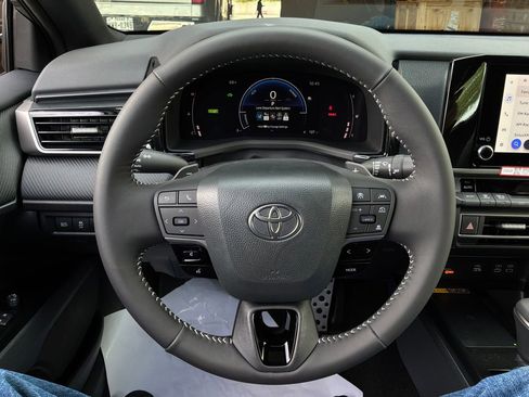 New 2026 Toyota Camry SE image 30