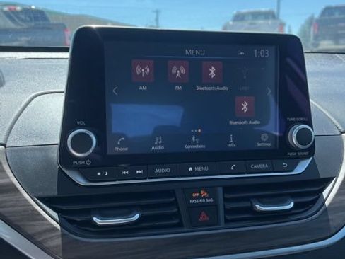 Used 2025 Nissan Altima 2.5 SV FWD image 39