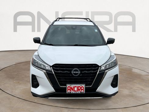 Used 2024 Nissan Kicks SR w/ SR Premium Package FWD image 5