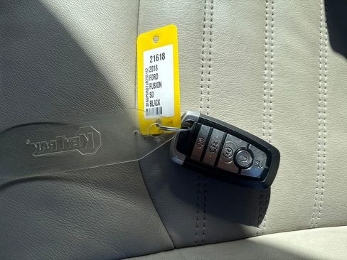 Used 2018 Ford Fusion SE image 28