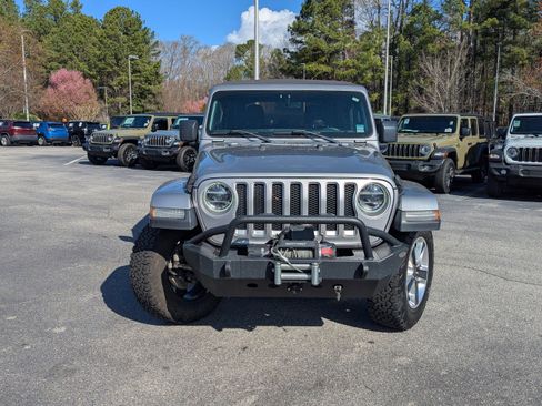 Used 2018 Jeep Wrangler Unlimited Sahara image 2