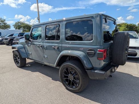 Used 2025 Jeep Wrangler Unlimited Sahara w/ Safety Group AWD/4WD image 8