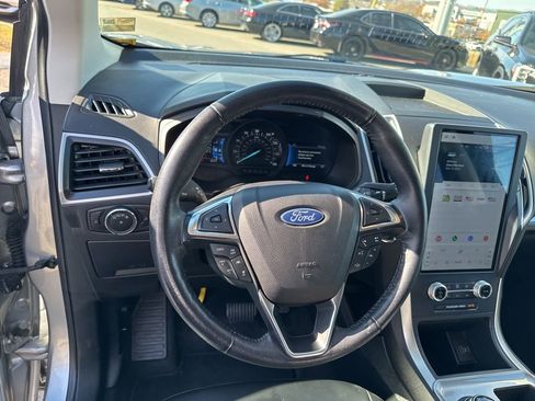 Used 2023 Ford Edge SEL image 13