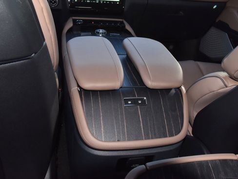 New 2025 Lincoln Navigator L Black Label image 21
