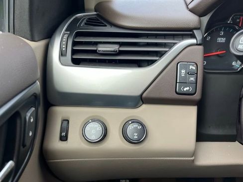 Used 2019 Chevrolet Tahoe LT image 15