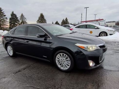 Used 2015 Toyota Avalon Limited image 2