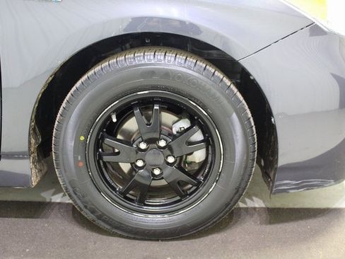 Used 2015 Toyota Prius Two image 19