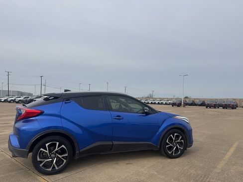 Used 2020 Toyota C-HR XLE image 26