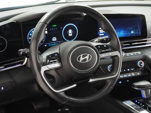 Used 2024 Hyundai Elantra Limited image 15