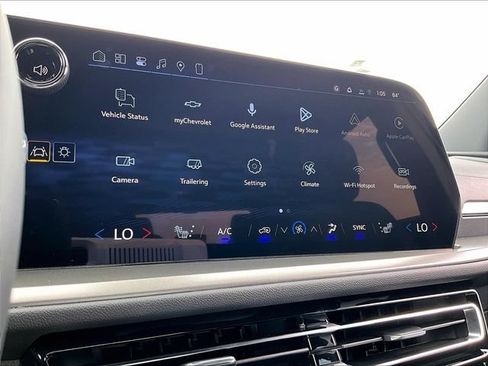 New 2027 Chevrolet Traverse LT w/ Sun and Wheel Package AWD/4WD image 24