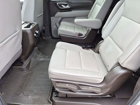 Used 2022 GMC Yukon XL SLT w/ SLT Premium Package image 20