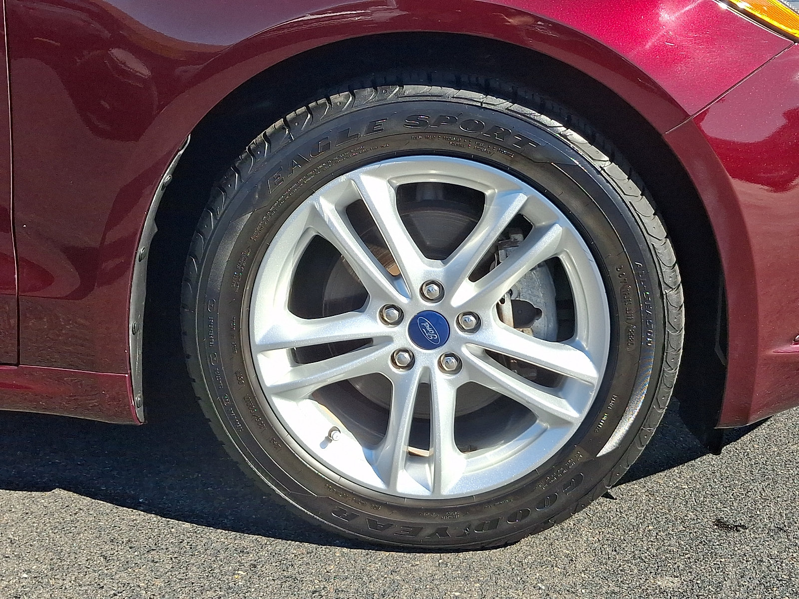 Used 2018 Ford Fusion SE w/ Fusion SE Technology Package FWD image 9