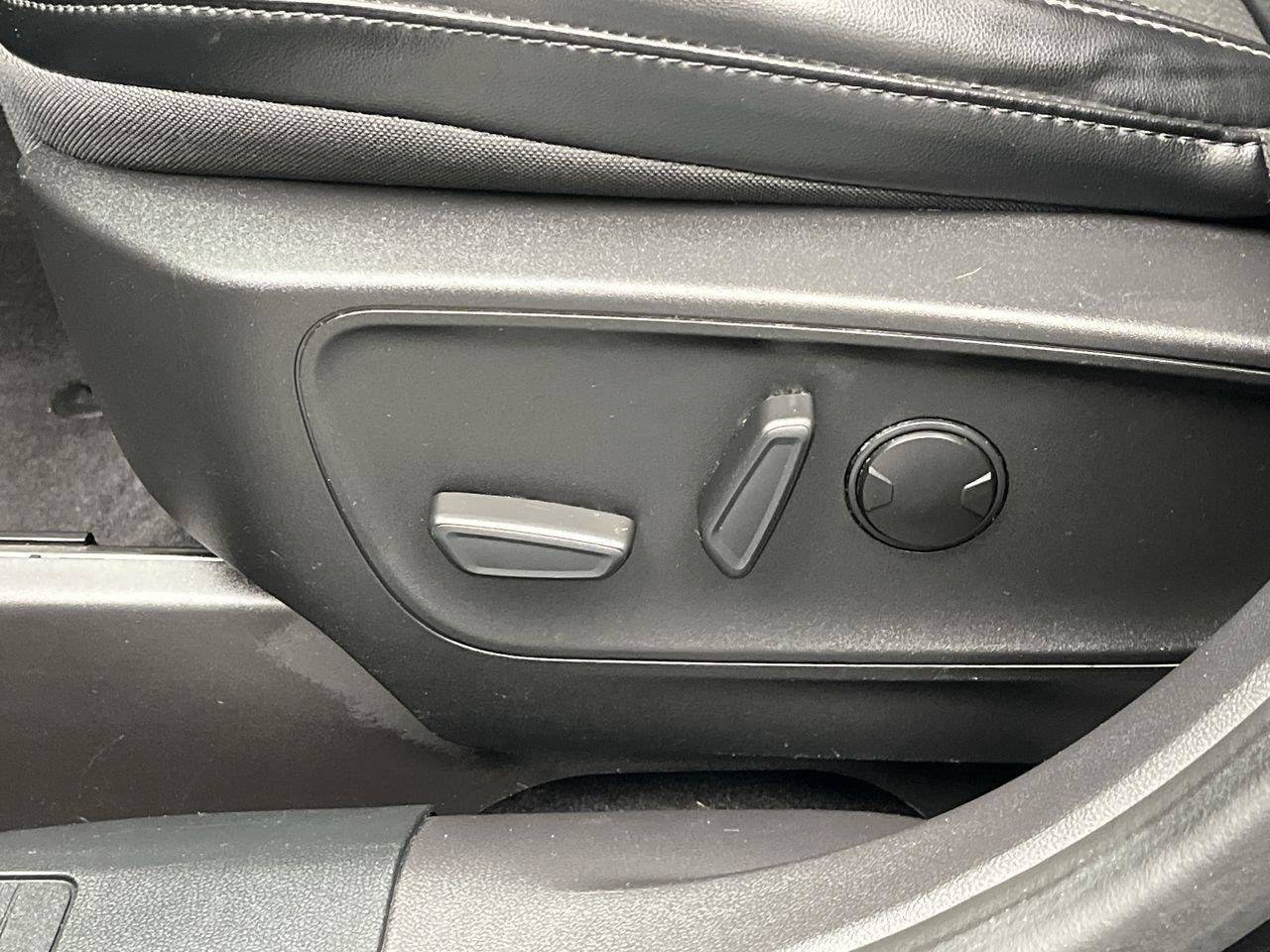 Certified 2023 Ford Escape SE FWD image 11