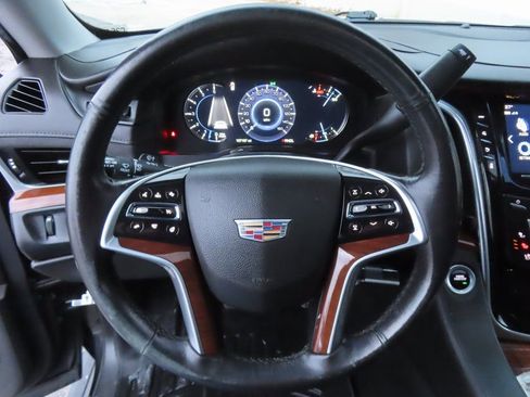 Used 2019 Cadillac Escalade Premium Luxury AWD/4WD image 26