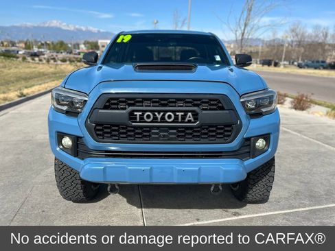 Used 2019 Toyota Tacoma TRD Sport w/ Technology Package AWD/4WD image 2