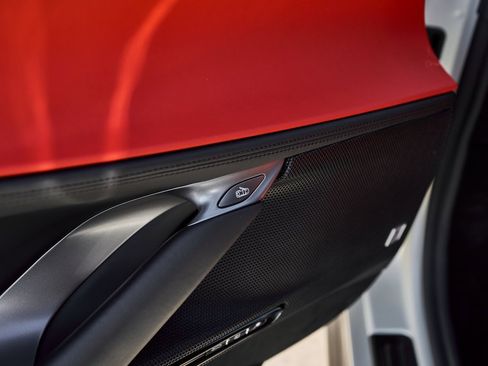 Used 2022 Ferrari SF90 Stradale image 40