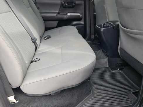 Used 2018 Toyota Tacoma SR5 AWD/4WD image 25