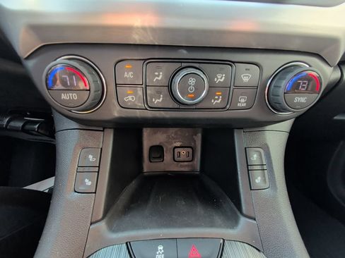Used 2019 GMC Acadia SLT w/ LPO, Floor Liner Package AWD/4WD image 23
