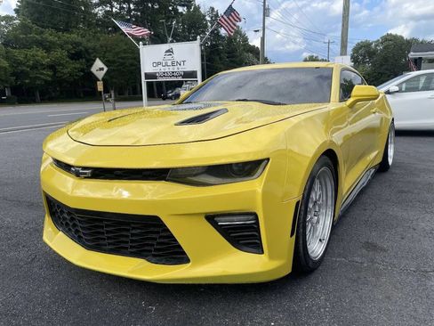 Used 2017 Chevrolet Camaro SS RWD image 3